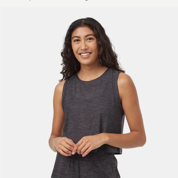 Active Soft Knit Light Crew Tank (Crop) NWT - Picture 3 of 5